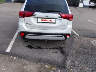 2019 Mitsubishi Outlander III Рестайлинг 3, белый, 2300000 рублей, вид 3
