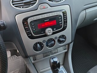 2010 Ford Focus II Рестайлинг, серый, 450000 рублей, вид 2