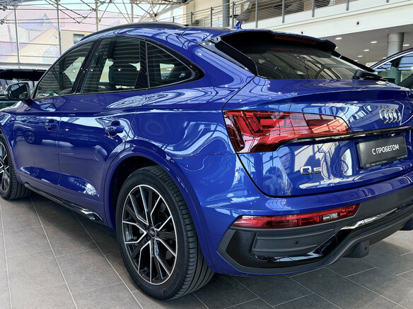 2021 Audi Q5 45 TFSI II (FY) Рестайлинг, синий - вид 3