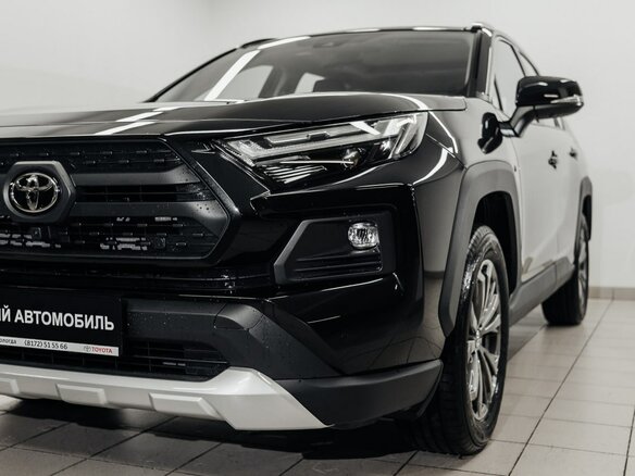 2025 Toyota RAV4 V (XA50), чёрный - вид 2