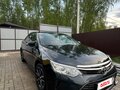 2016 Toyota Camry VII (XV50) Рестайлинг, серебристый, 2450000 рублей