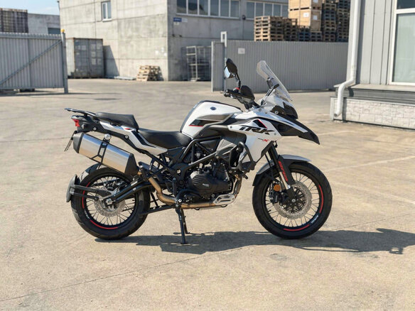 2026 Benelli TRK 502 X, белый, 469600 рублей - вид 3
