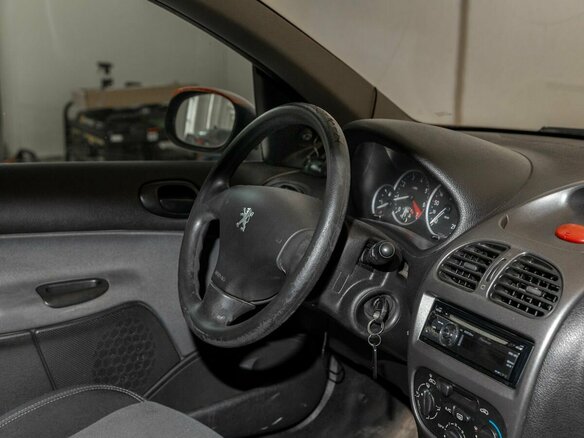 2008 Peugeot 206, красный, 250000 рублей - вид 10