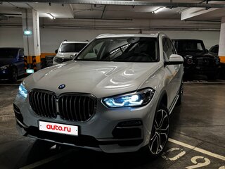 2020 BMW X5 40i IV (G05/G18), белый, 7940000 рублей, вид 3
