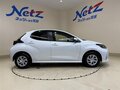 2025 Toyota Yaris IV Рестайлинг, белый, 1485678 рублей - вид 3