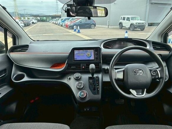2022 Toyota Sienta II Рестайлинг, чёрный - вид 7
