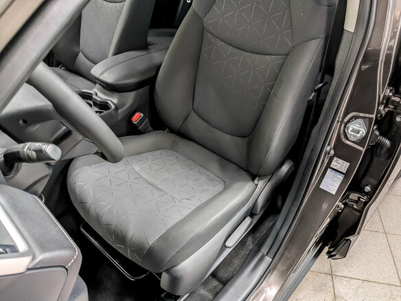 2020 Toyota RAV4 V (XA50), коричневый, 2955000 рублей - вид 20