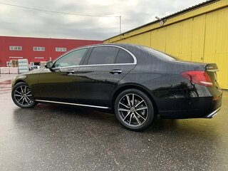 2017 Mercedes-Benz E-Класс 220 d V (W213, S213, C238), чёрный, 2550000 рублей, вид 2