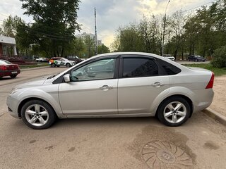 2009 Ford Focus II Рестайлинг, серебристый, 430000 рублей, вид 4