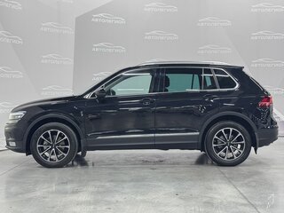 2017 Volkswagen Tiguan II, чёрный, 2200000 рублей, вид 2