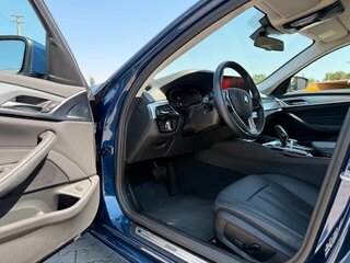 2023 BMW 5 серии 520d xDrive VII (G30/G31/G38) Рестайлинг, синий, 6192582 рублей, вид 4