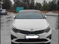 2018 Kia Optima IV Рестайлинг, белый, 1850000 рублей - вид 1