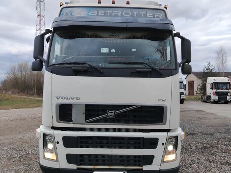 2007 Volvo FH, белый, 2887497 рублей, вид 1
