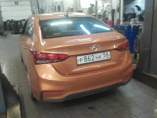 2017 Hyundai Solaris II, оранжевый, 1099000 рублей, вид 4