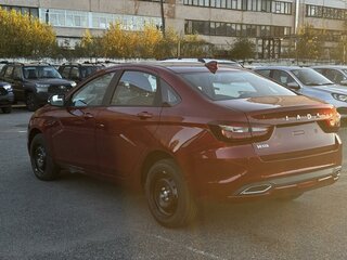 2026 Lada (ВАЗ) Vesta I Рестайлинг (NG), красный, 1755000 рублей, вид 4