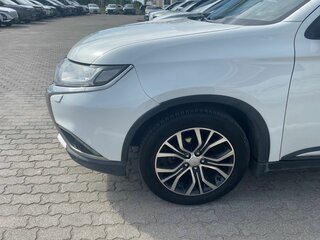 2017 Mitsubishi Outlander III Рестайлинг 2, белый, 1041000 рублей, вид 5