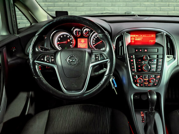2014 Opel Astra J Рестайлинг, белый, 936000 рублей - вид 15
