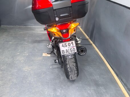 2015 Honda VFR 800, красный, 730000 рублей, вид 5