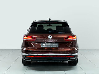 2019 Volkswagen Touareg III, красный, 4580000 рублей, вид 5