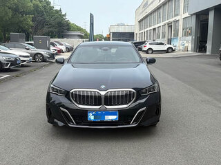 2025 BMW 5 серии Long 525Li VIII (G60/G61/G68), чёрный, 4417000 рублей, вид 2