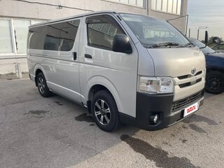 2018 Toyota HiAce H200 Рестайлинг, серебристый, 3799000 рублей, вид 2