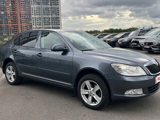 2013 Skoda Octavia II (A5) Рестайлинг, серый, 870000 рублей, вид 3