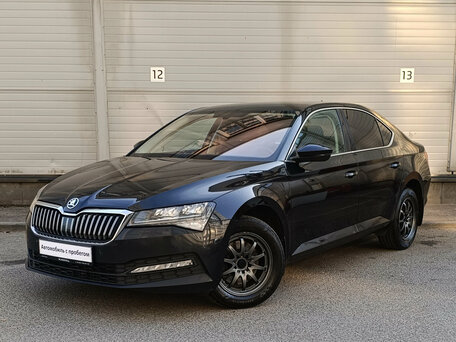 2021 Skoda Superb III Рестайлинг, чёрный, 2074000 рублей, вид 1