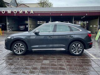 2021 Audi Q5 Sportback 45 TFSI I (FY), серый, 5000000 рублей, вид 4