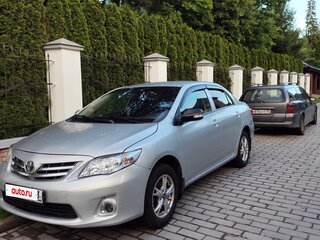 2010 Toyota Corolla X (E140, E150), серебристый, 620000 рублей, вид 1