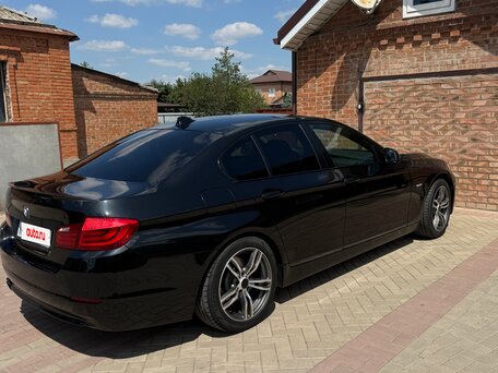2010 BMW 5 серии 523i VI (F10/F11/F07), чёрный, 1370000 рублей, вид 2