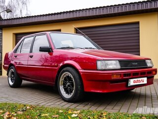 1984 Toyota Corolla V (E80), красный, 380000 рублей, вид 3