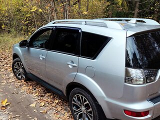 2010 Mitsubishi Outlander II Рестайлинг, серебристый, 1000000 рублей, вид 4