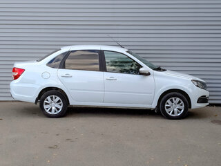 2023 Lada (ВАЗ) Granta I Рестайлинг, белый, 685000 рублей, вид 4