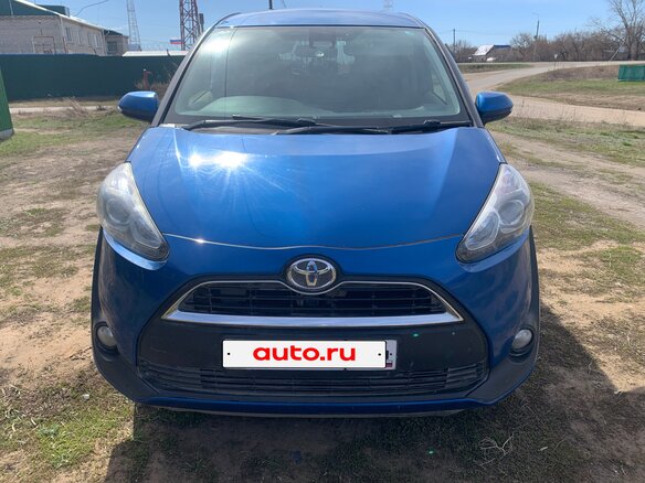 2017 Toyota Sienta II, синий, 1140000 рублей - вид 1