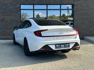 2021 Hyundai Sonata VIII (DN8), белый, 2399000 рублей, вид 3