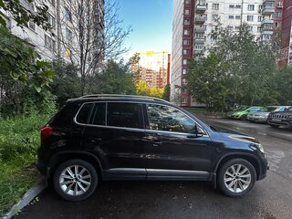 2012 Volkswagen Tiguan I Рестайлинг, чёрный, 1400000 рублей, вид 2