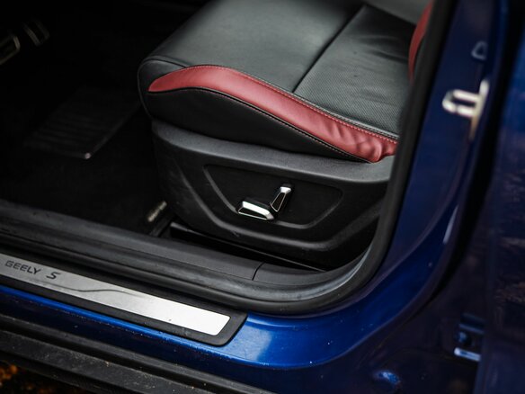 2022 Geely Coolray I, синий, 1699000 рублей - вид 10