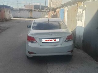 2015 Hyundai Solaris I Рестайлинг, бежевый, 400000 рублей, вид 4