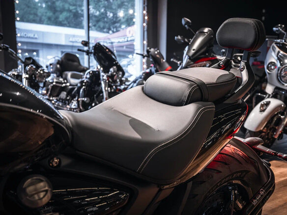 2026 Triumph Rocket 3, серый, 3200000 рублей - вид 17