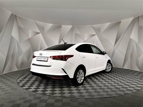 2022 Hyundai Solaris II Рестайлинг, белый - вид 1