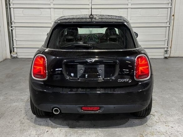 2021 Mini Hatch Cooper III (F55/F56) Рестайлинг, чёрный, 1178911 рублей - вид 3