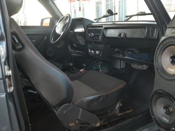 2015 Lada (ВАЗ) 2121 (4x4) Urban I Рестайлинг, серебристый, 550000 рублей - вид 17