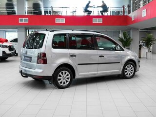 2008 Volkswagen Touran I Рестайлинг, серебристый, 575000 рублей, вид 2