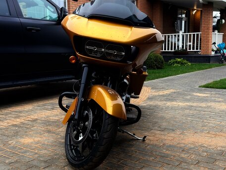 2023 Harley-Davidson Road Glide Special, золотистый, 2950000 рублей, вид 3