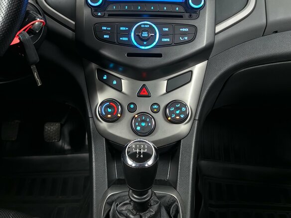 2014 Chevrolet Aveo II, чёрный, 726000 рублей - вид 11