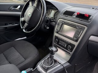 2009 Skoda Octavia DSG7 II (A5) Рестайлинг, серый, 570000 рублей, вид 5