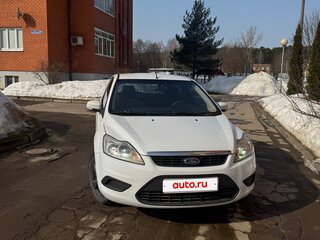 2010 Ford Focus II Рестайлинг, белый, 400000 рублей, вид 2