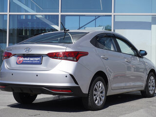2021 Hyundai Solaris II Рестайлинг, серебристый, 1389000 рублей, вид 5