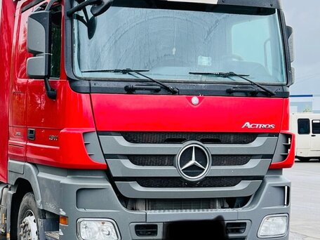 2016 Mercedes-Benz Actros, красный, 4000000 рублей, вид 1