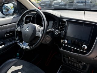 2021 Mitsubishi Outlander III Рестайлинг 3, чёрный, 2850000 рублей, вид 5